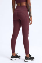 Load image into Gallery viewer, Thigh Pocket Active Leggings
