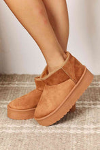 Load image into Gallery viewer, Legend Women&#39;s Fleece Lined Chunky Platform Mini Boots
