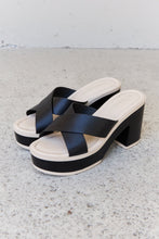 Load image into Gallery viewer, Weeboo Cherish The Moments Contrast Platform Sandals in Black
